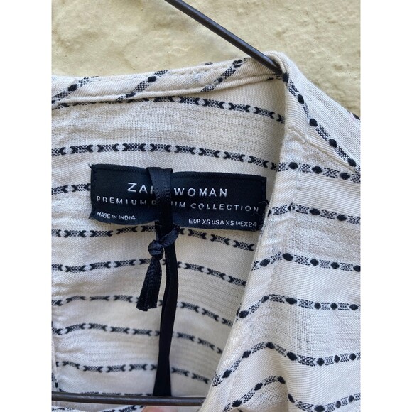 Zara top Pom Pom sleeved - Picture 4 of 4